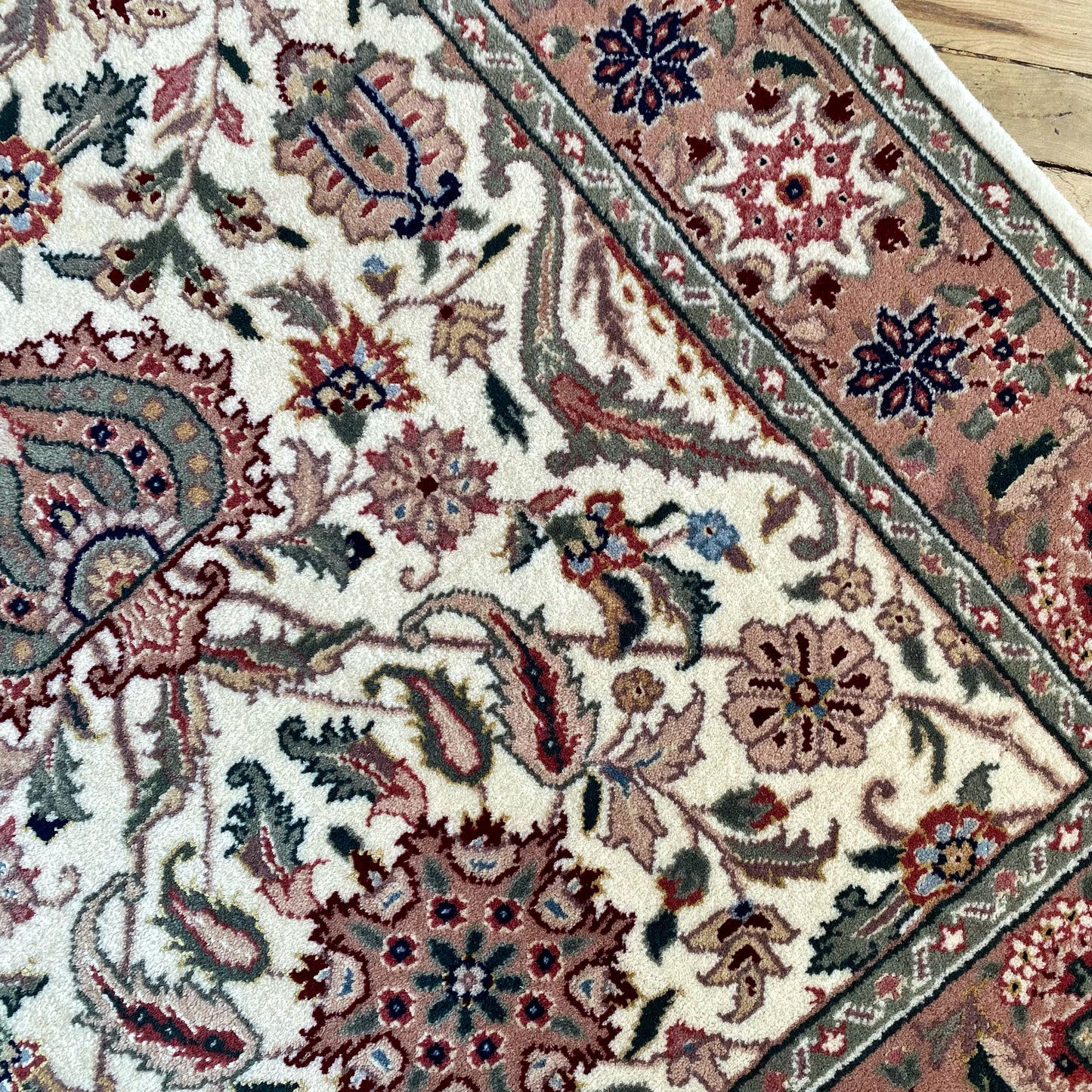 BAILEY Vintage Hand-knotted Rug (2'7" x 4'5")