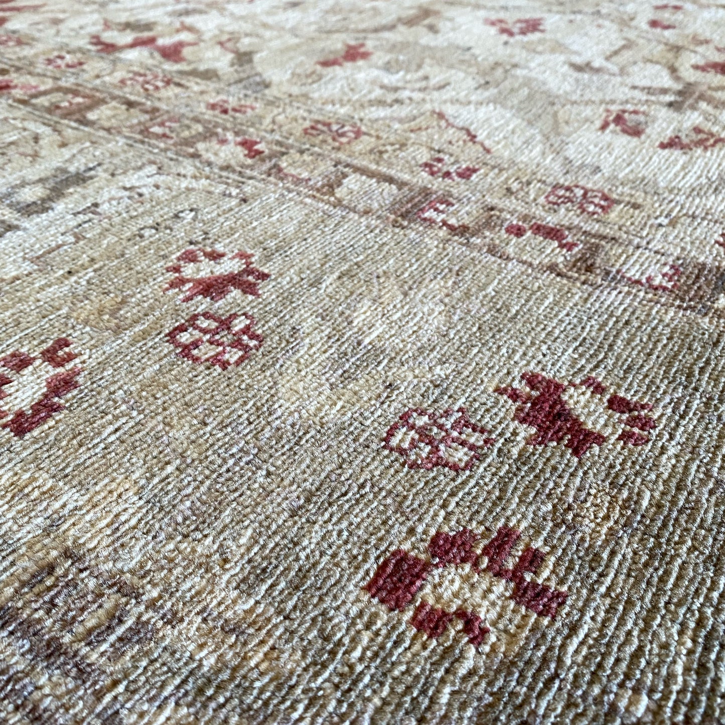 CICELY Hand-knotted Wool Area Rug (9'2" x 12'9")
