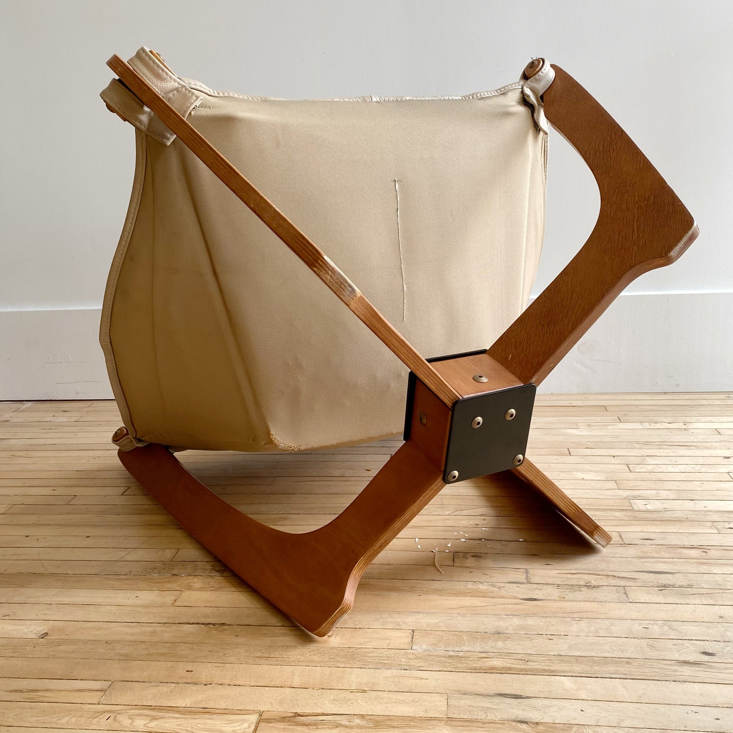 "LUNA" Low Back Leather Chair