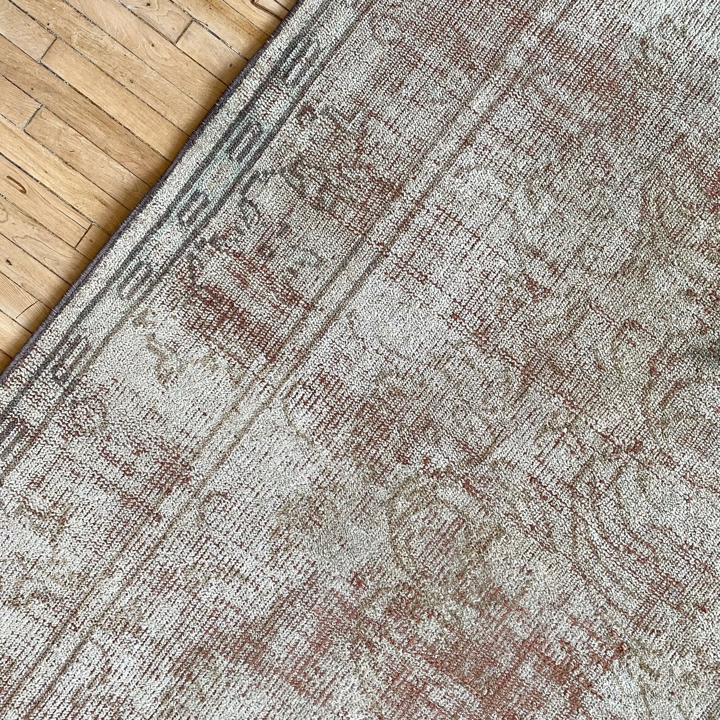JOAN Vintage Hand-knotted Wool Area Rug (6.3 x 10)