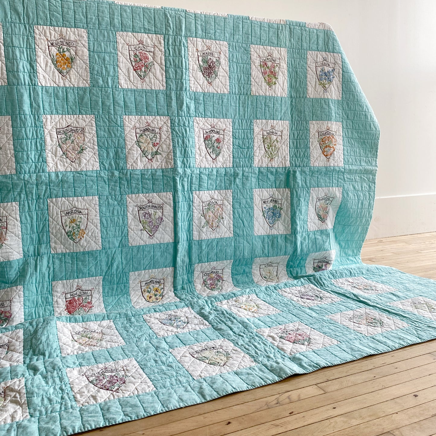 Vintage 48-State Flower Quilt (87" x 72")