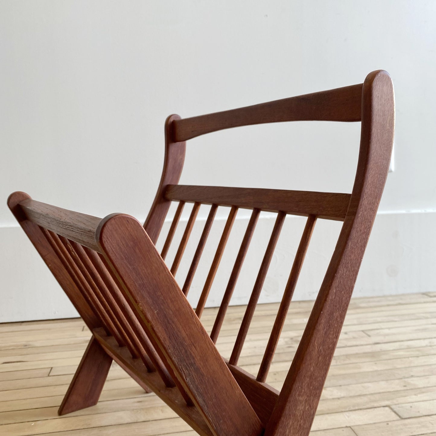 Vintage MCM Folding Magazine Rack