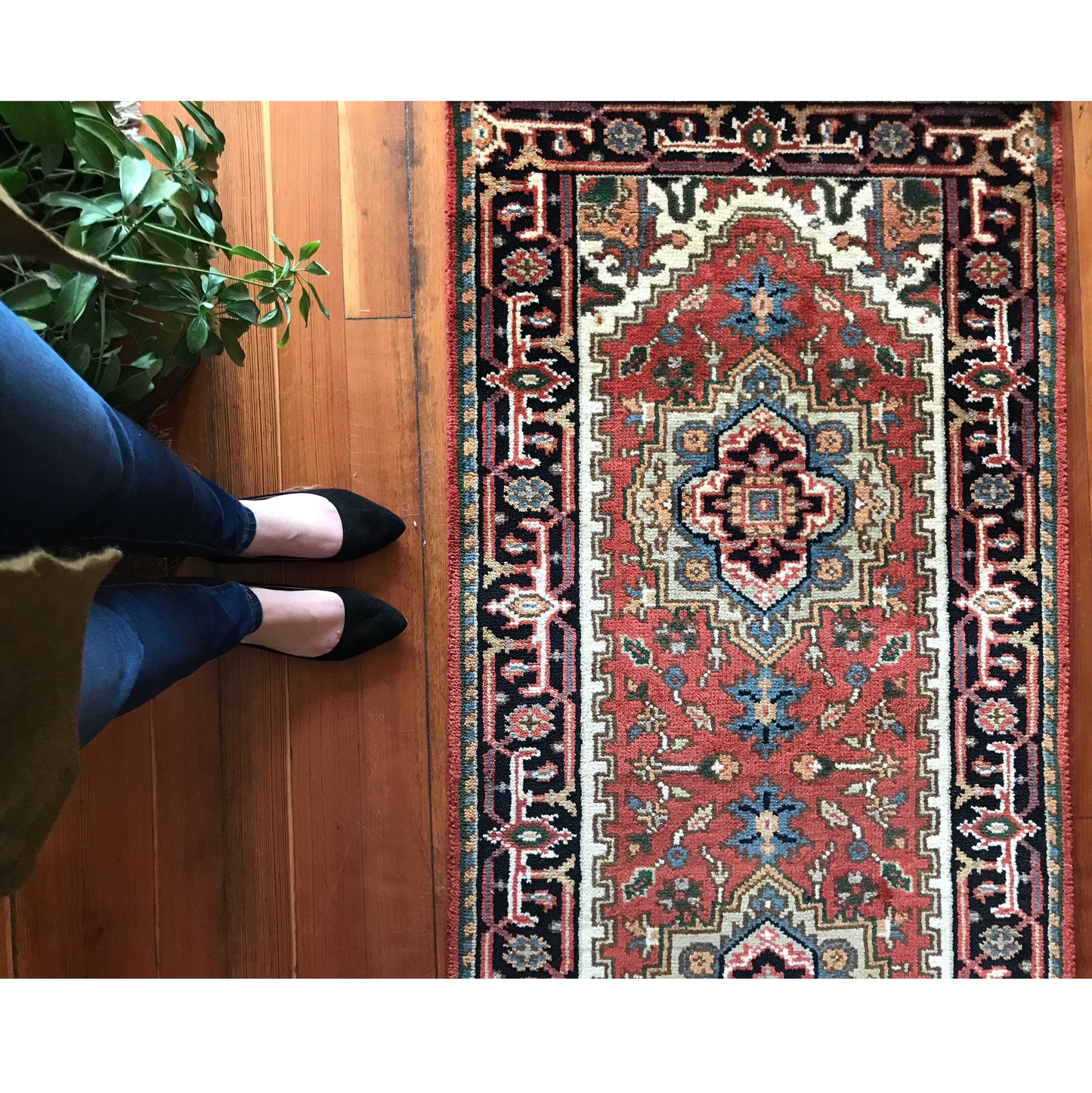 "WREN" Runner Rug (9.8 x 2.6)