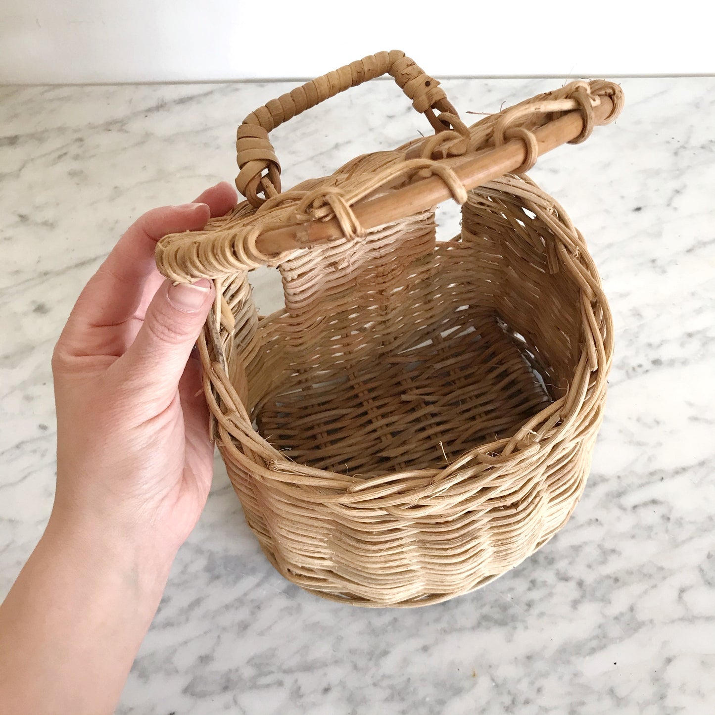 Vintage Wicker Basket w/ Latch Closure