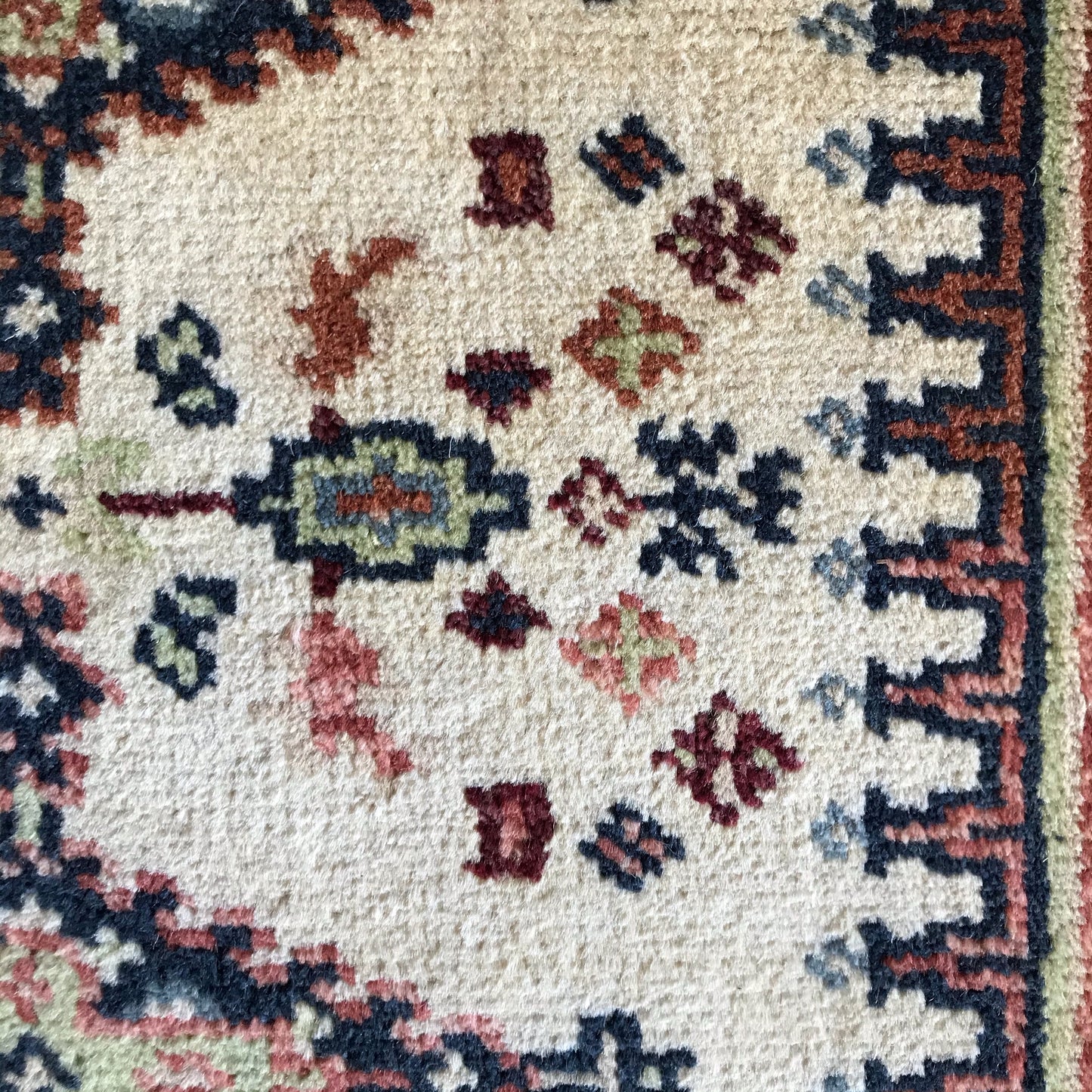 Minna | RUNNER | 2.7 x 8.1