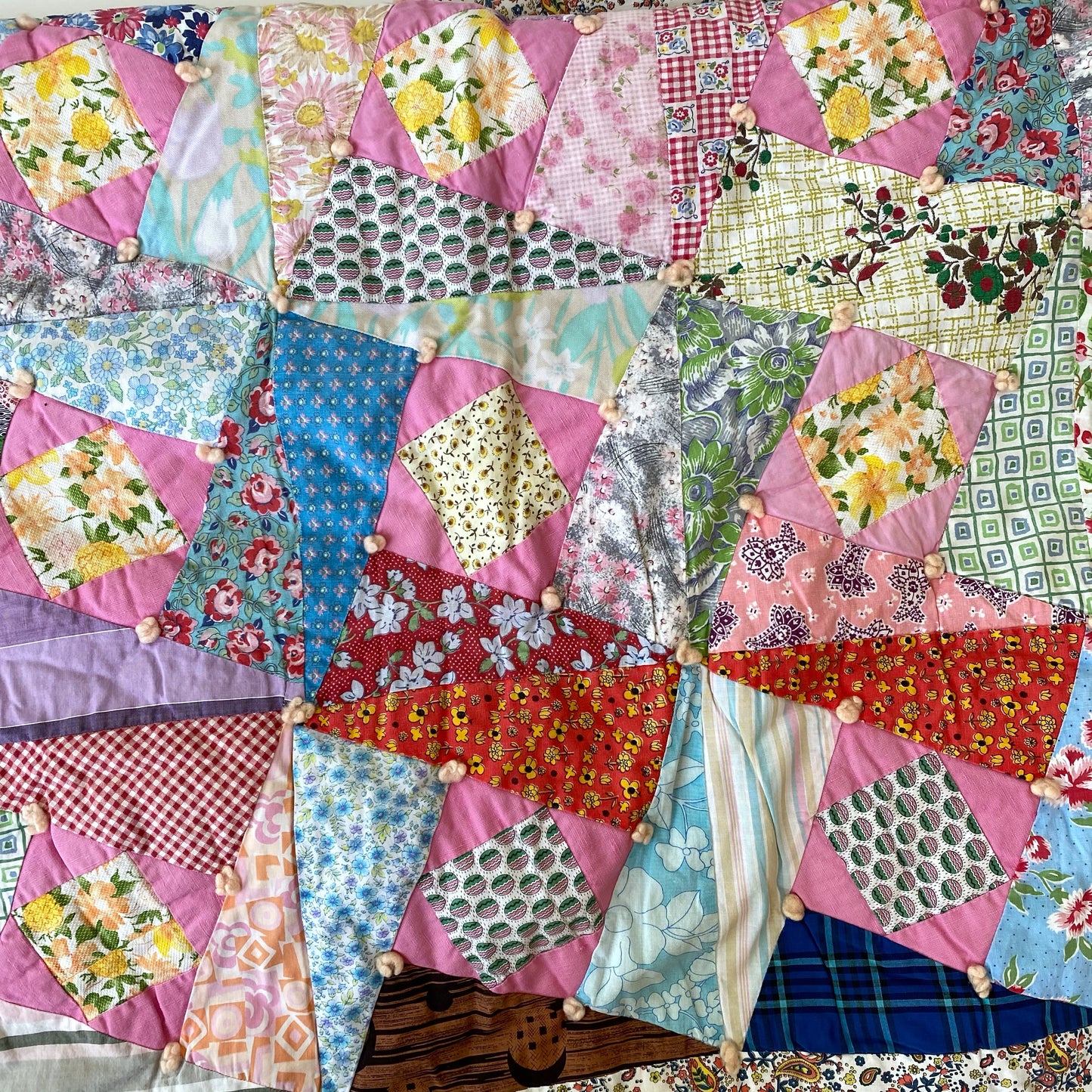 Vintage Patchwork Quilt (65” x 90”)