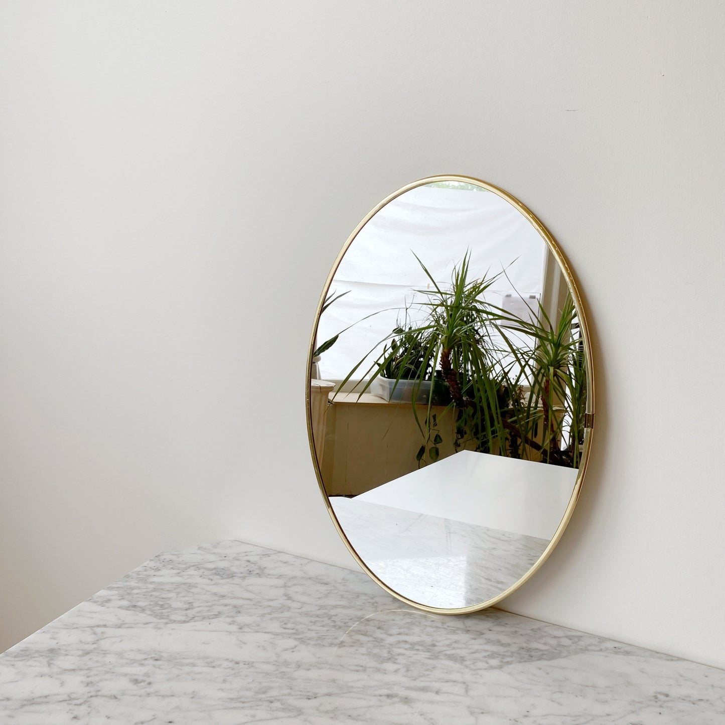 Vintage Slender Gold Framed Oval Mirror (22.5” x 15.75”)