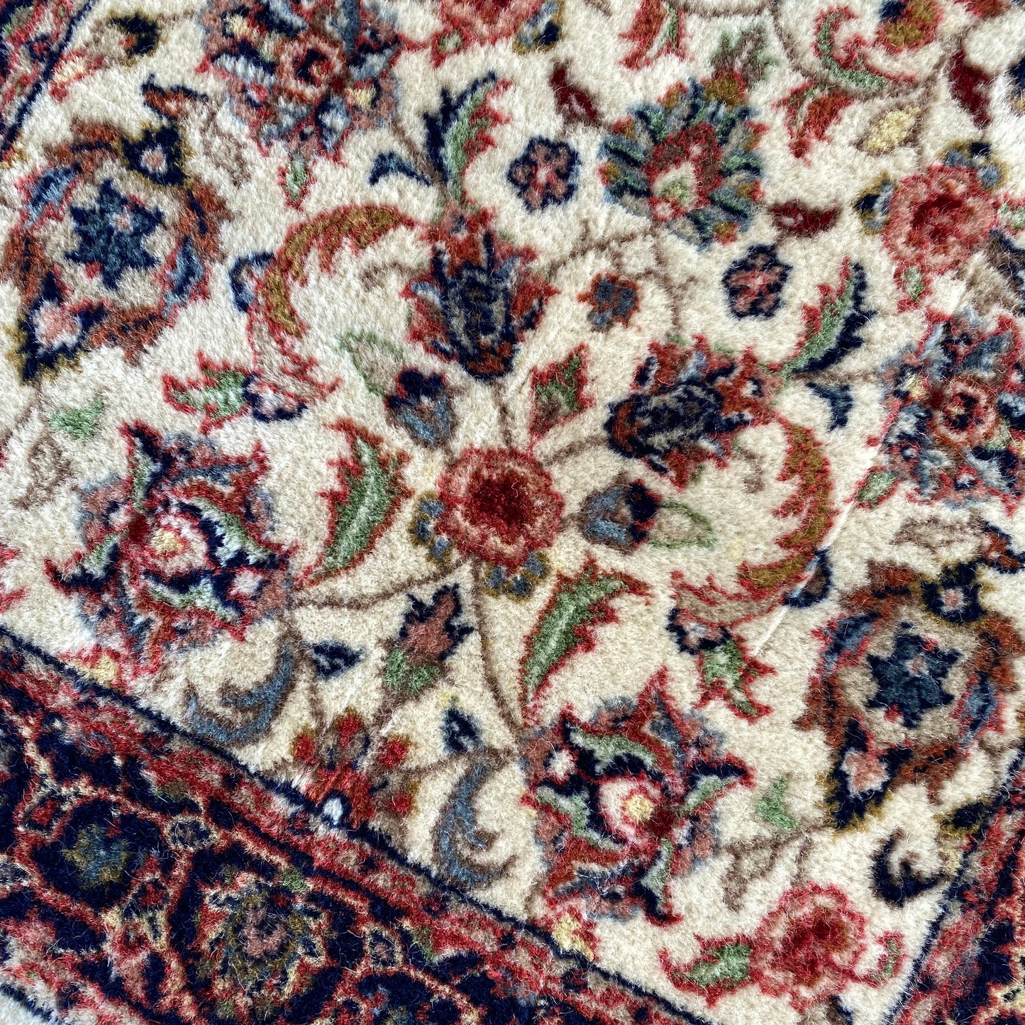 Vintage Floral Accent Rug (3.2 x 2)