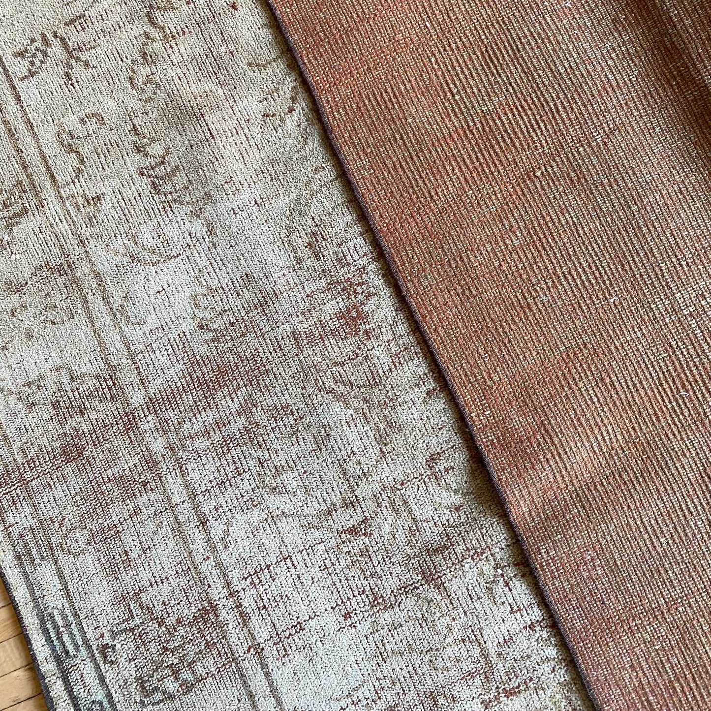 JOAN Vintage Hand-knotted Wool Area Rug (6.3 x 10)