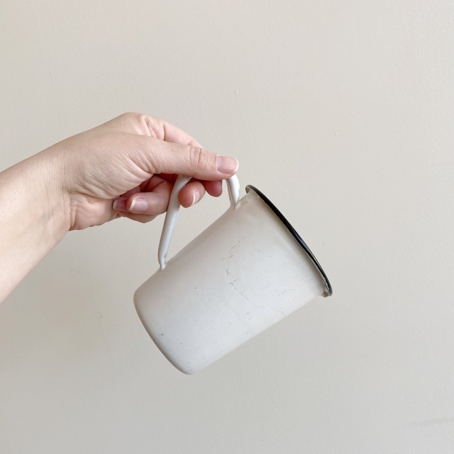 Vintage Enamel Measuring Cup, 16 oz