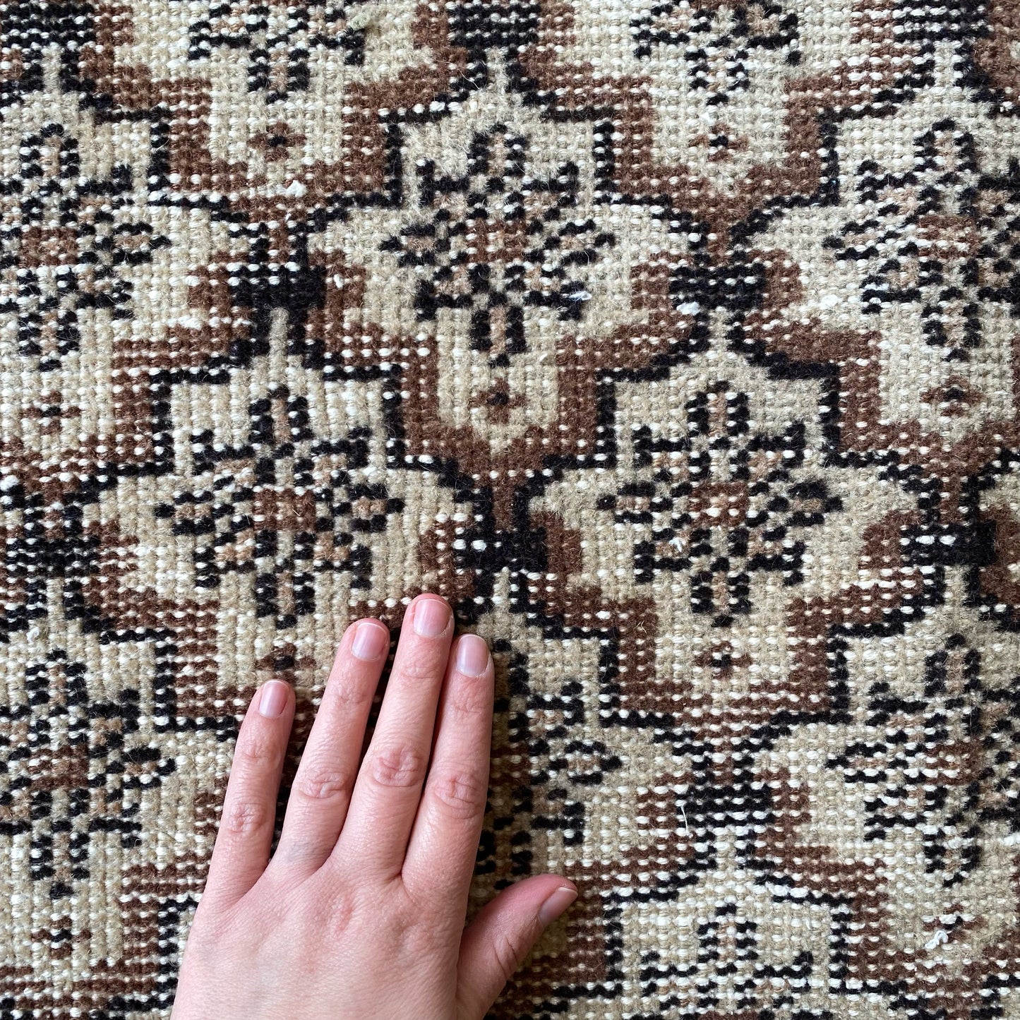 “MAX” Hand-knotted Rug  (4.5 x 7)
