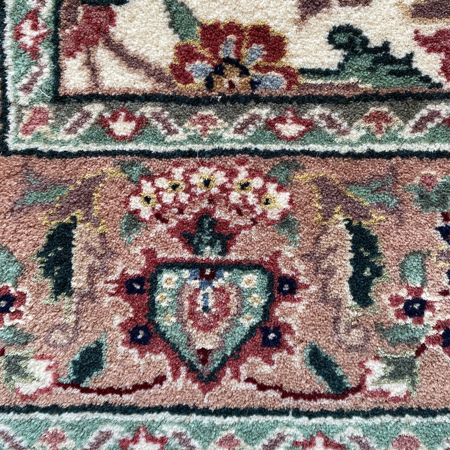 BAILEY Vintage Hand-knotted Rug (2'7" x 4'5")