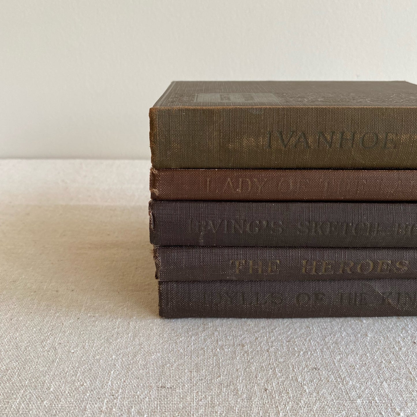 Set of 5 Antique Books “The Macmillan Pocket Classics“