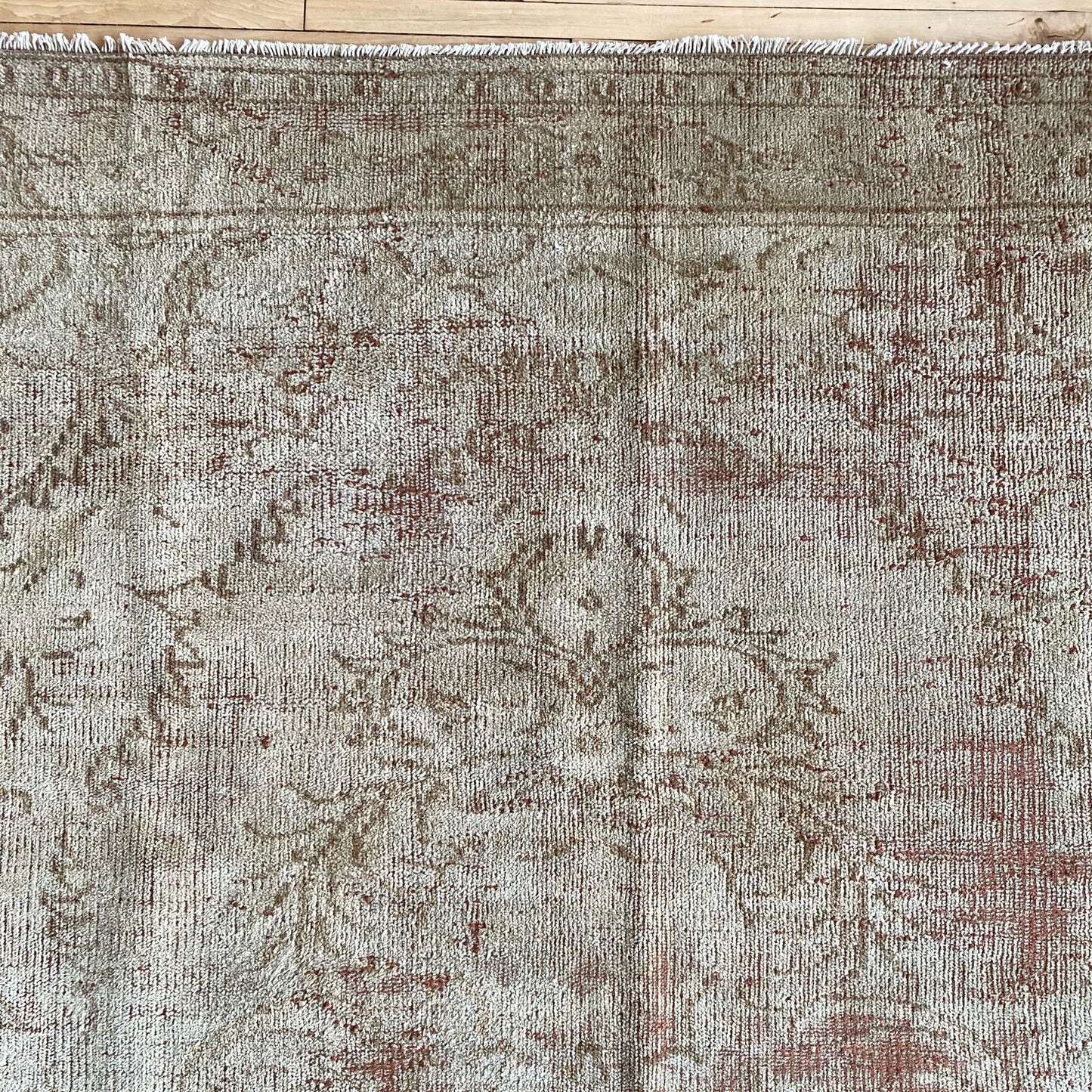 JOAN Vintage Hand-knotted Wool Area Rug (6.3 x 10)