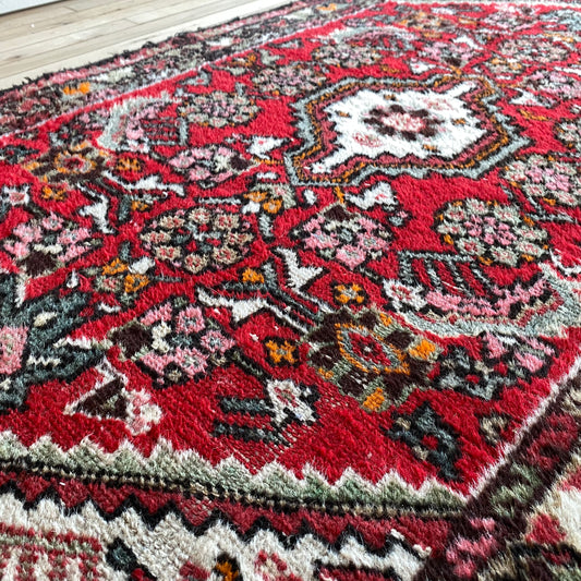 "ELAINE" Vintage Hand-knotted Rug (2'3" x 4'2")