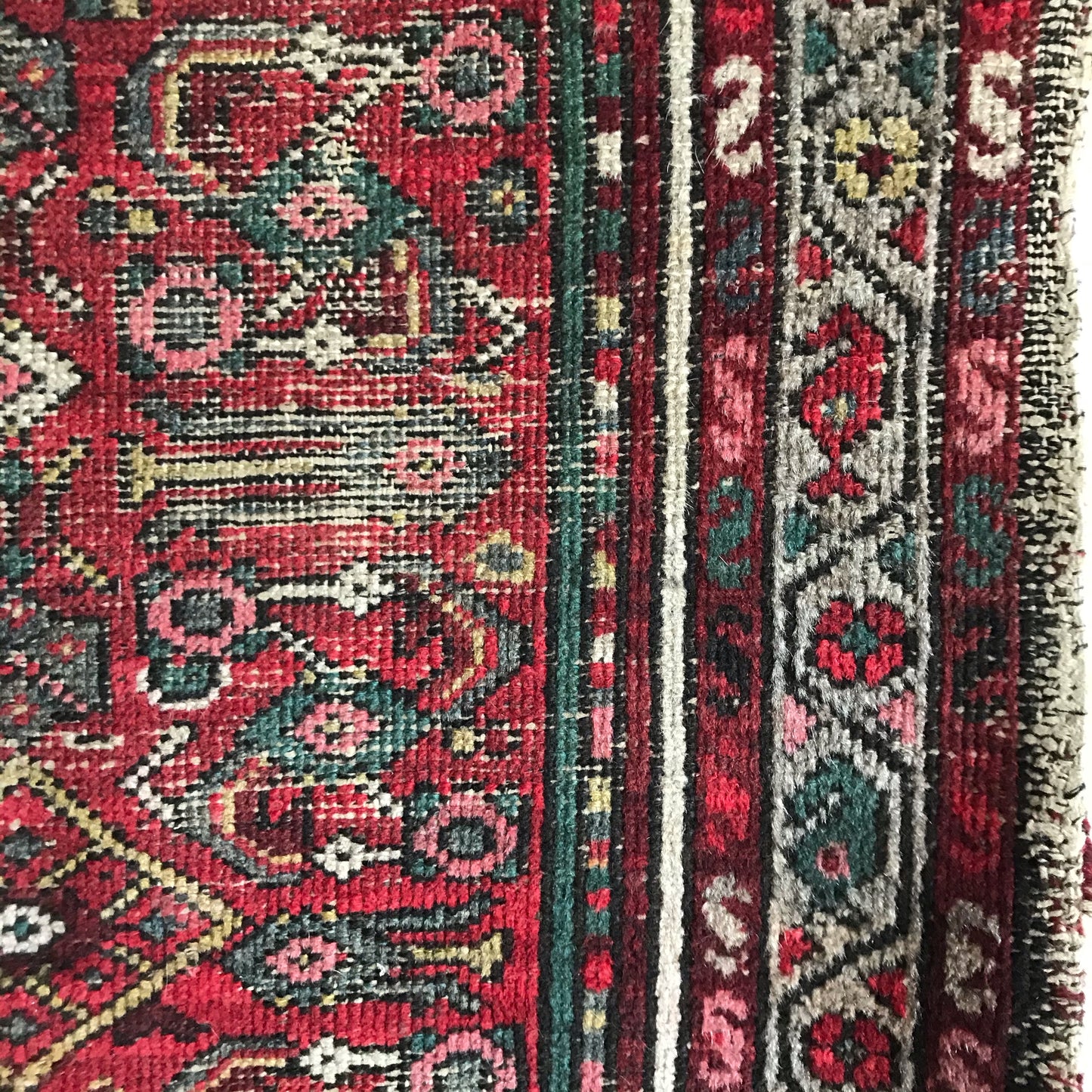 “HANNA” Vintage Hand-knotted Rug (2.4 x 4.10)