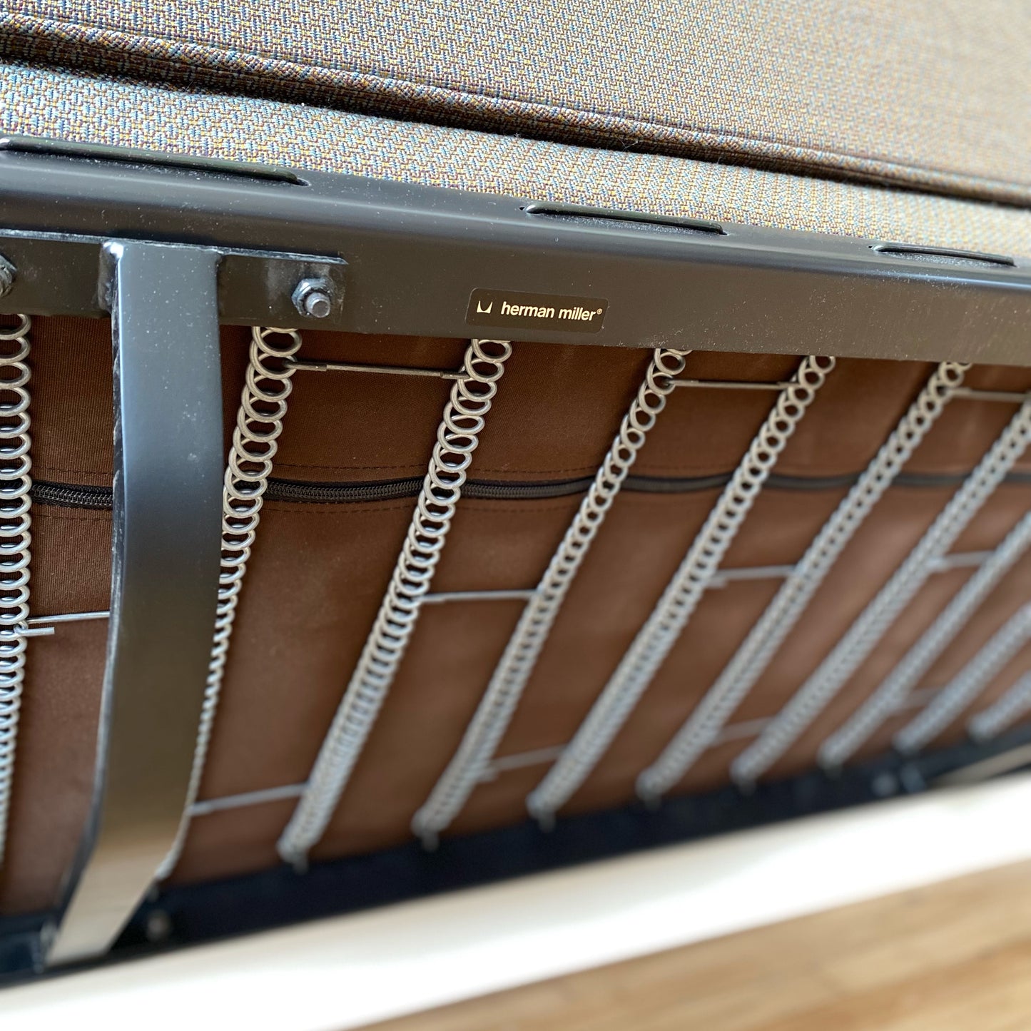 EAMES “Sofa Compact”