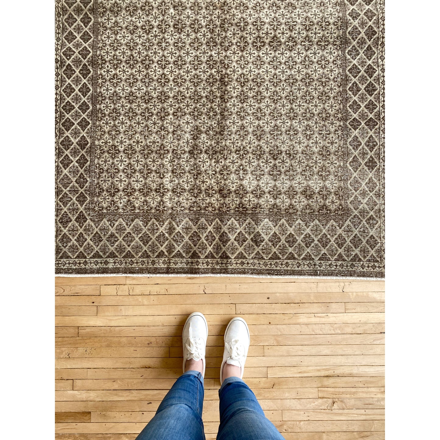 HUDSON Vintage Hand-knotted Wool Rug, Diamonds (4.6 x 7.2)