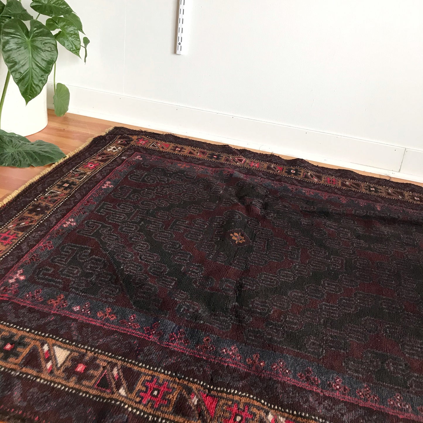 “SHILOH” Antique Hand-knotted Rug (3.9 x 6.4)
