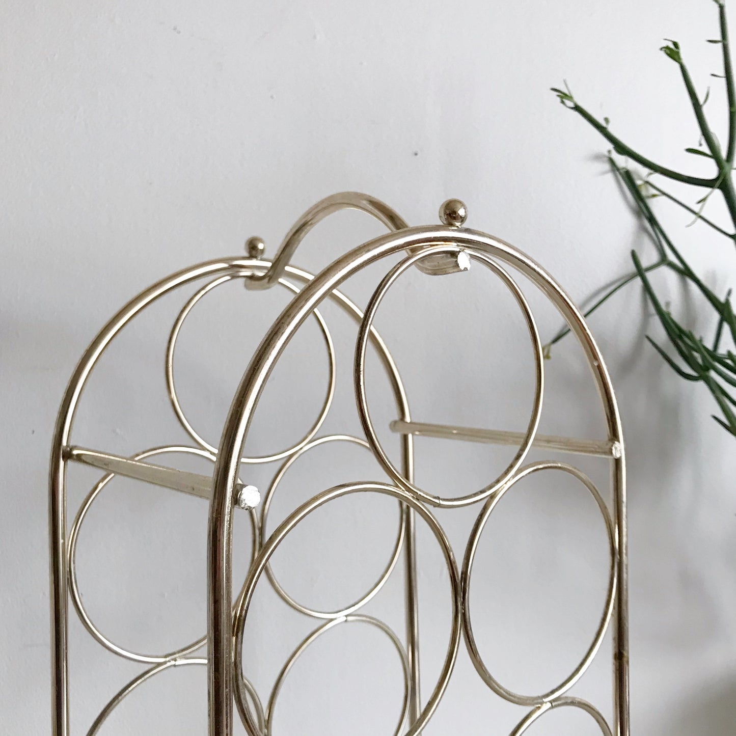 Vintage Gold Metal 7-Bottle Wine Rack