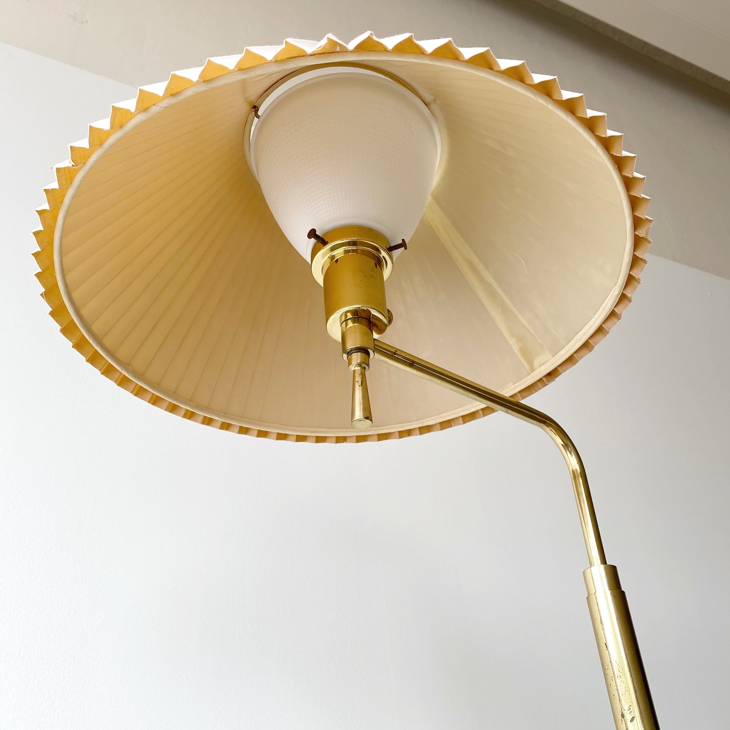 Vintage Brass Floor Lamp with Dual-Shade