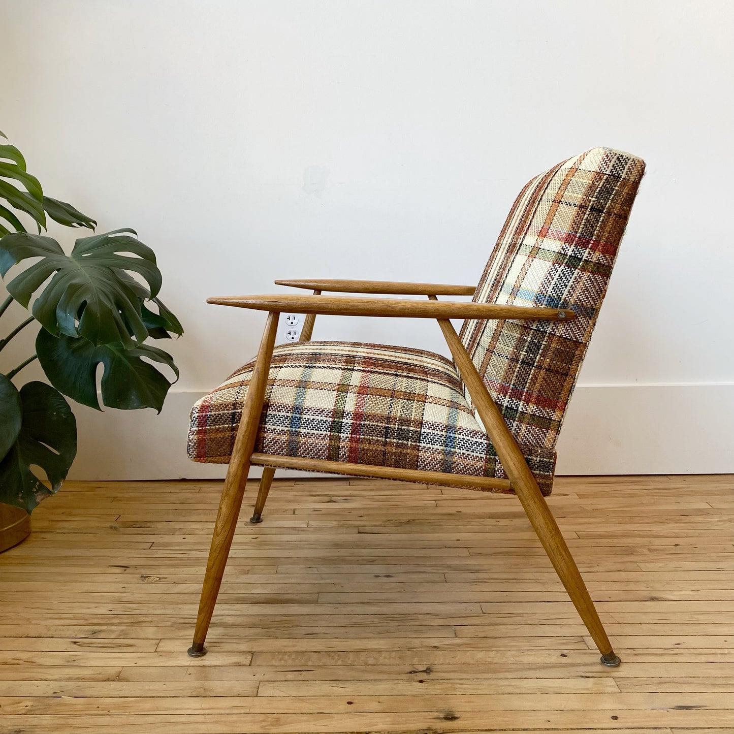 Vintage 1950’s MCM Plaid Chair