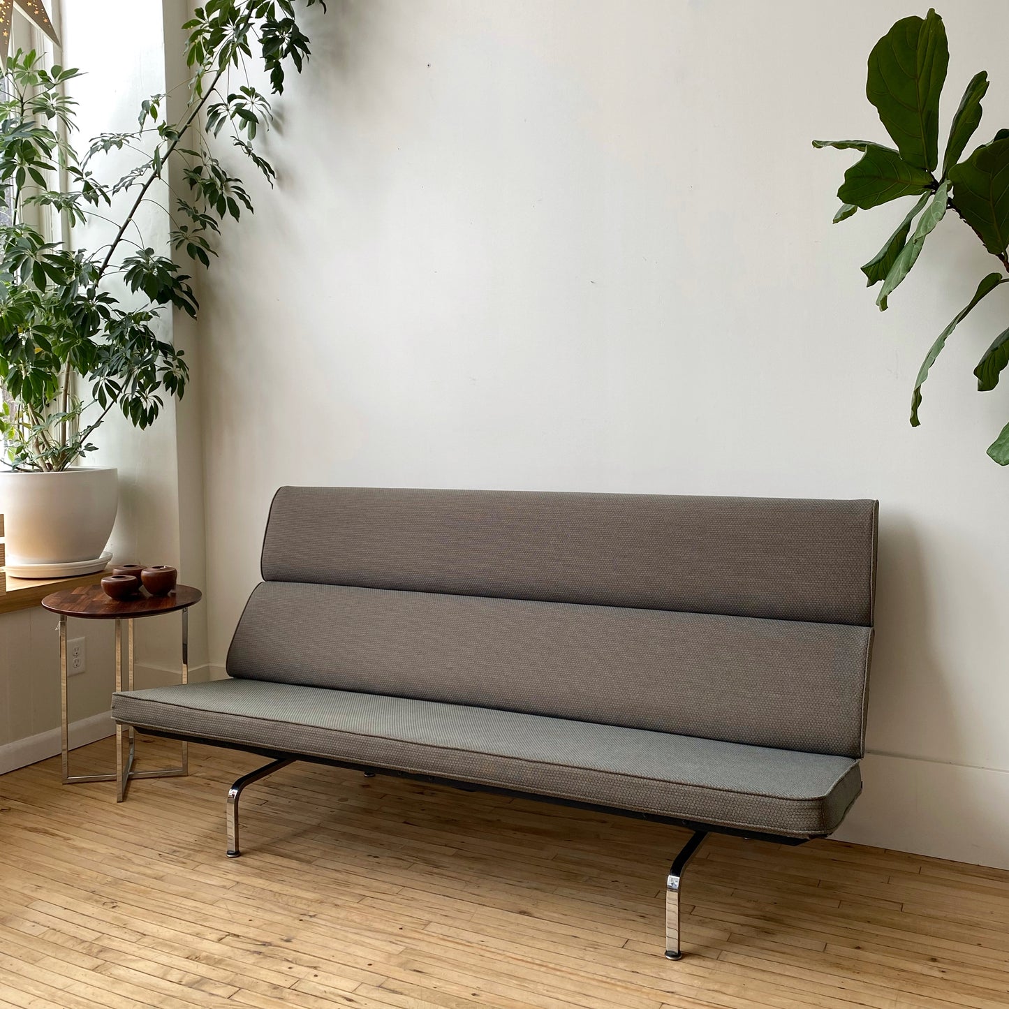 EAMES “Sofa Compact”
