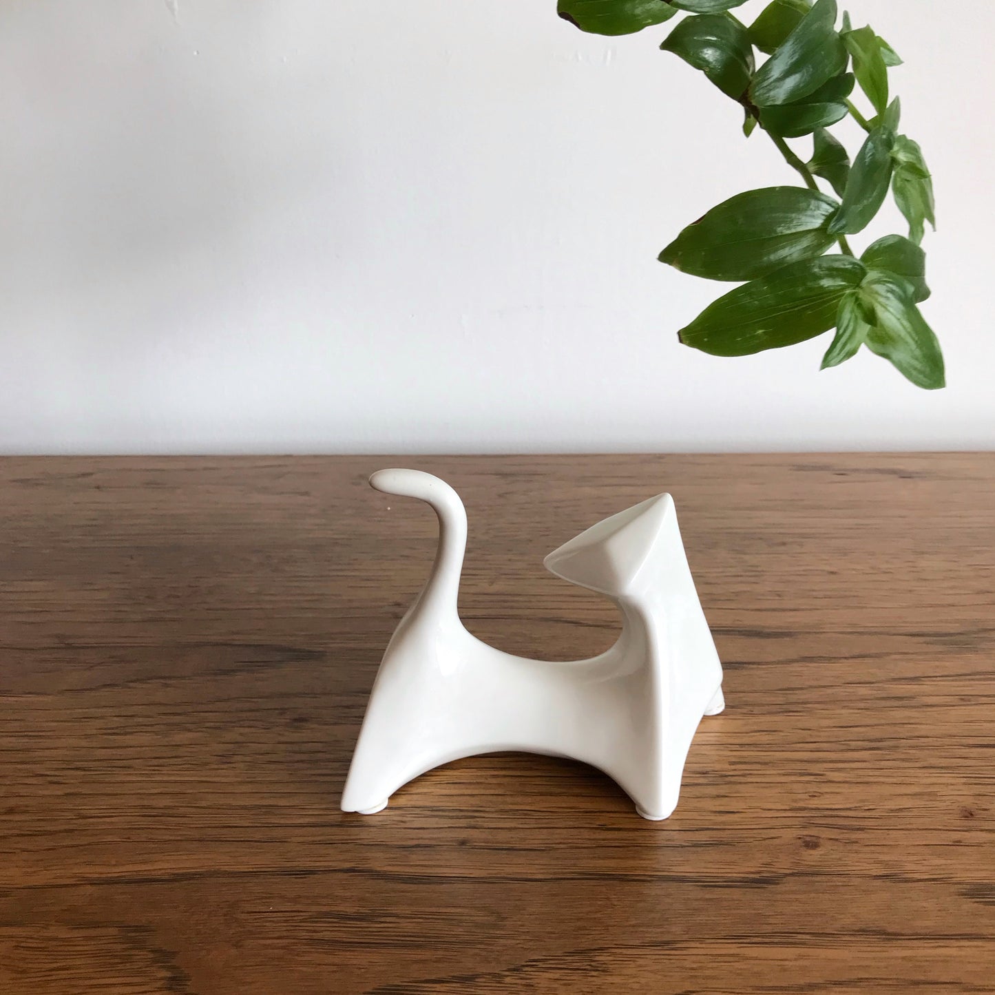 MCM Minimalist Porcelain Cat