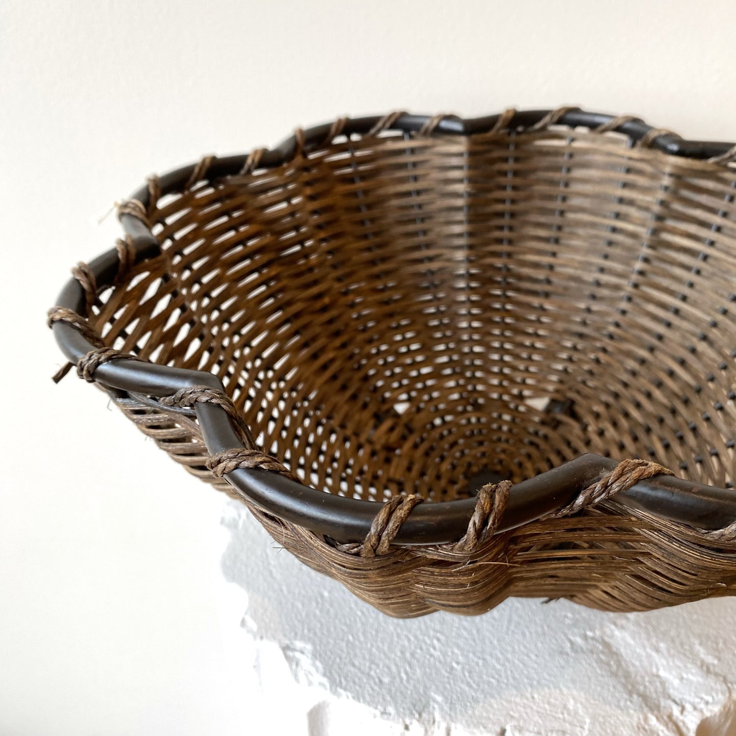 Woven Wicker Bowl with Scalloped Rim