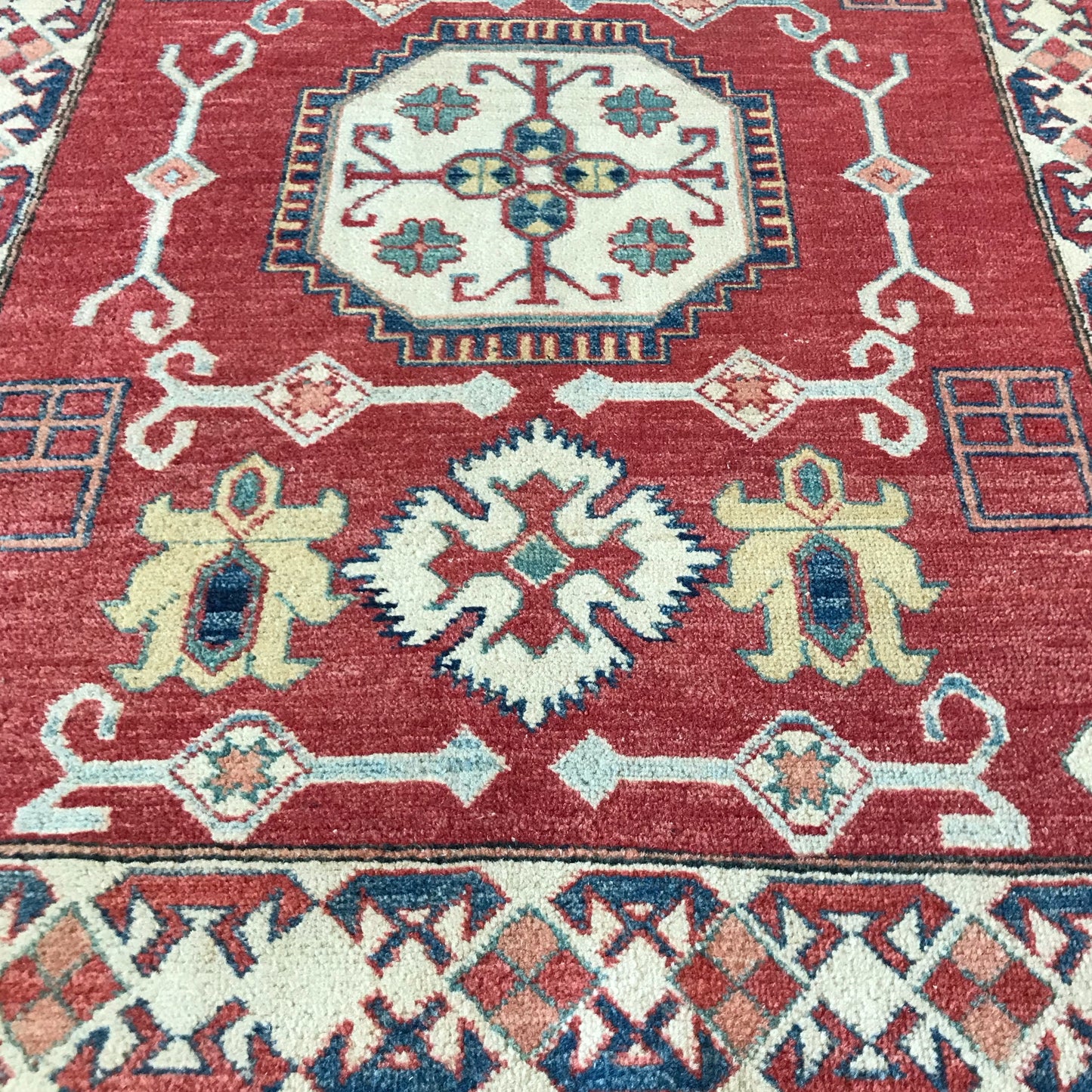 Austin | Area Rug | 3.7 x 5