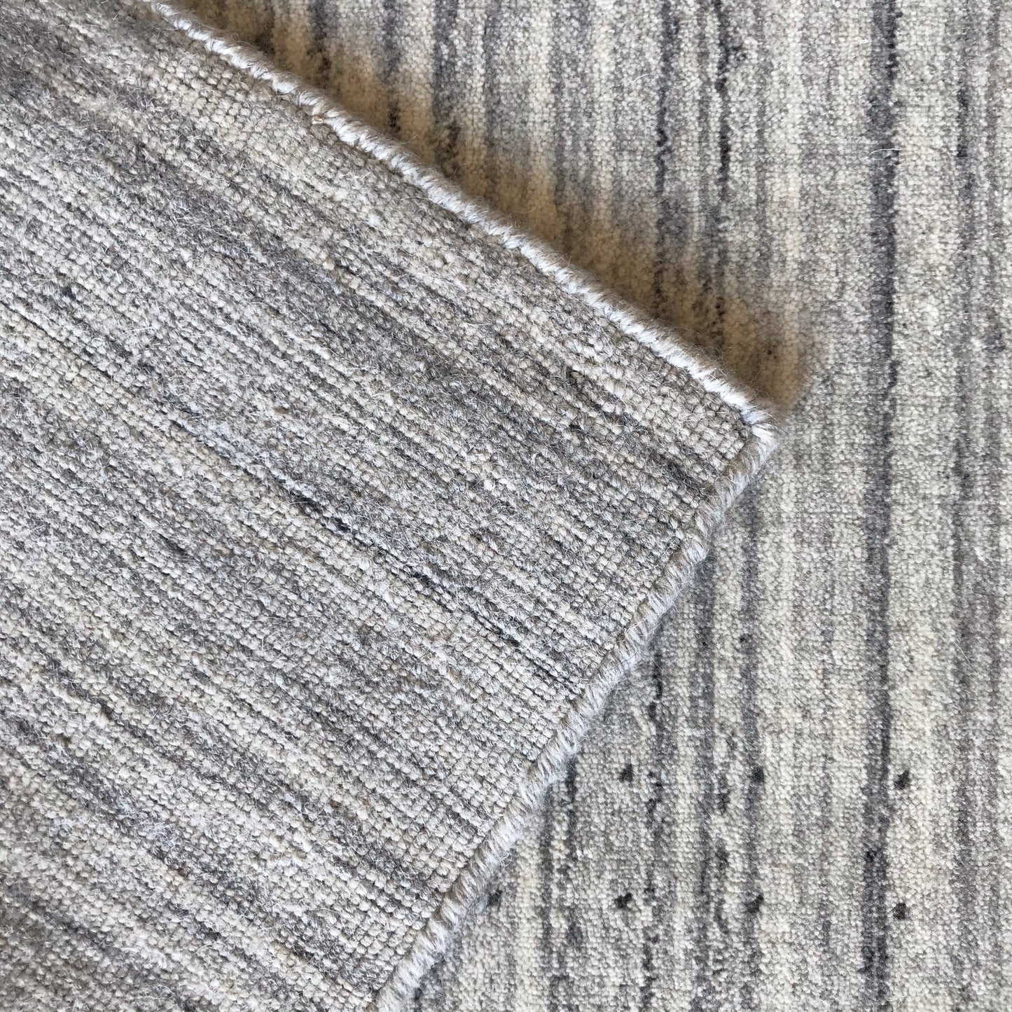 "BROOKLYN" Wool Rug (5.4 x 7.7)