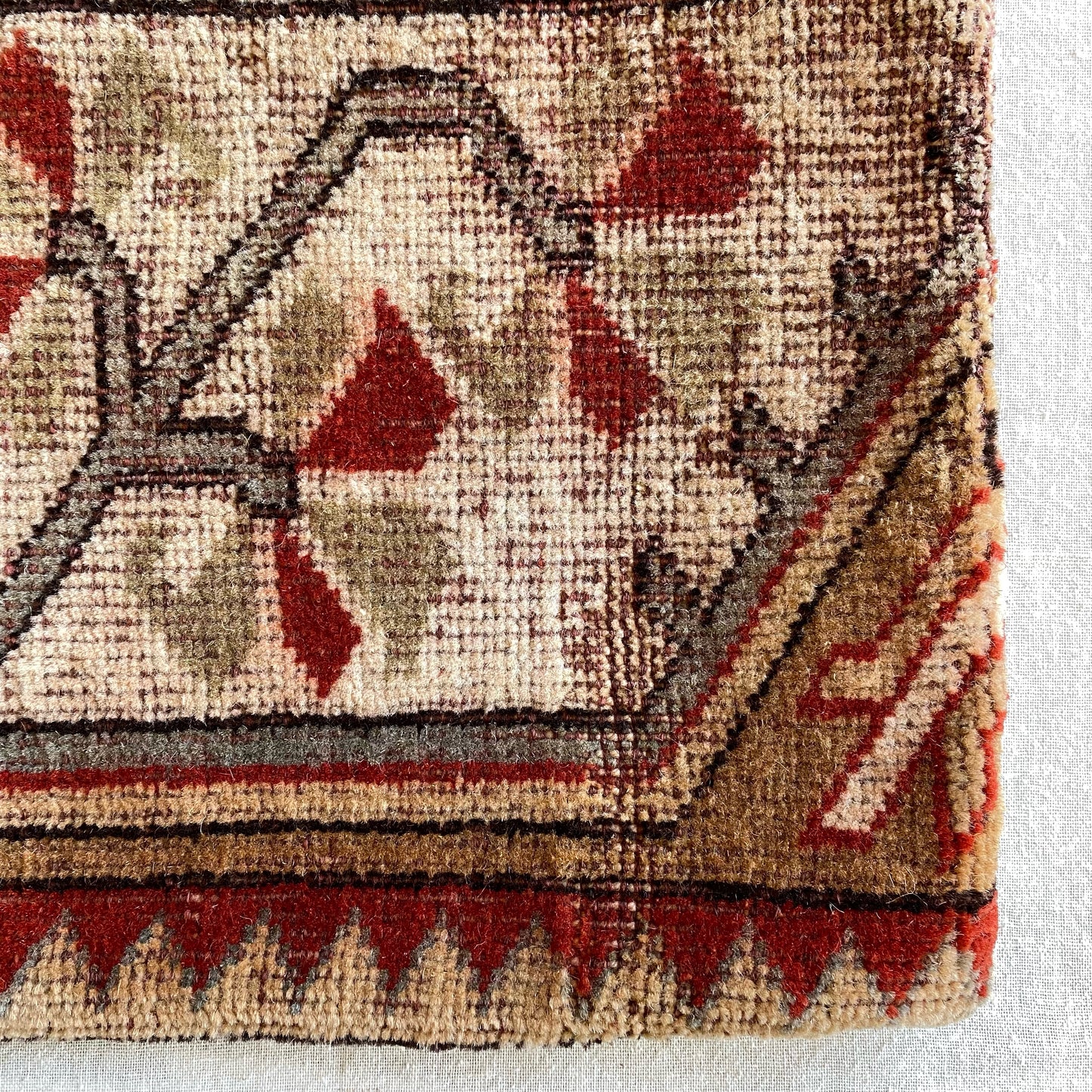 Hand-knotted Turkish Pillow Cover (18 x 18)