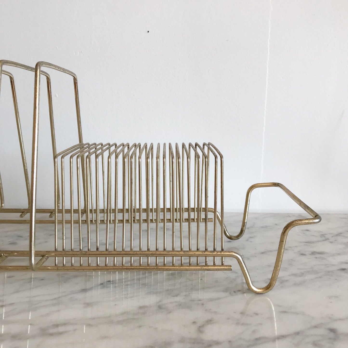 Vintage Gold Wire Album Holder