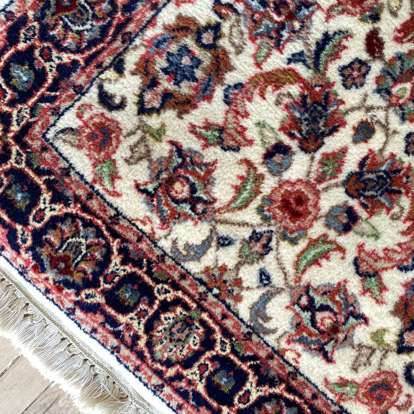 Vintage Floral Accent Rug (3.2 x 2)