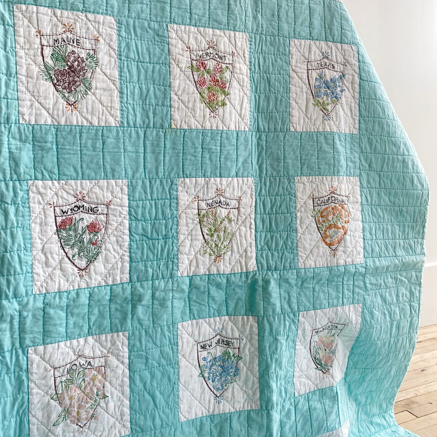Vintage 48-State Flower Quilt (87" x 72")