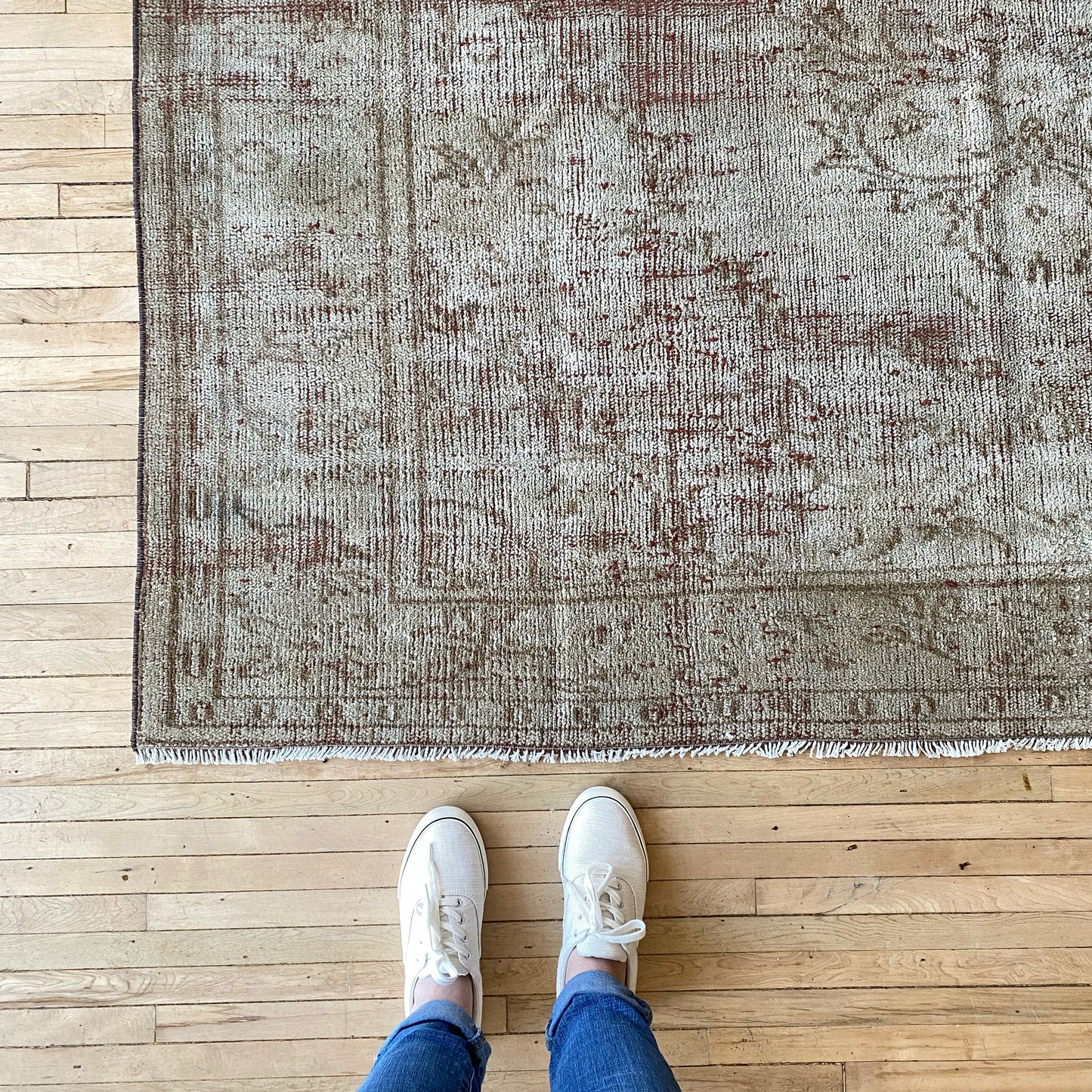 JOAN Vintage Hand-knotted Wool Area Rug (6.3 x 10)