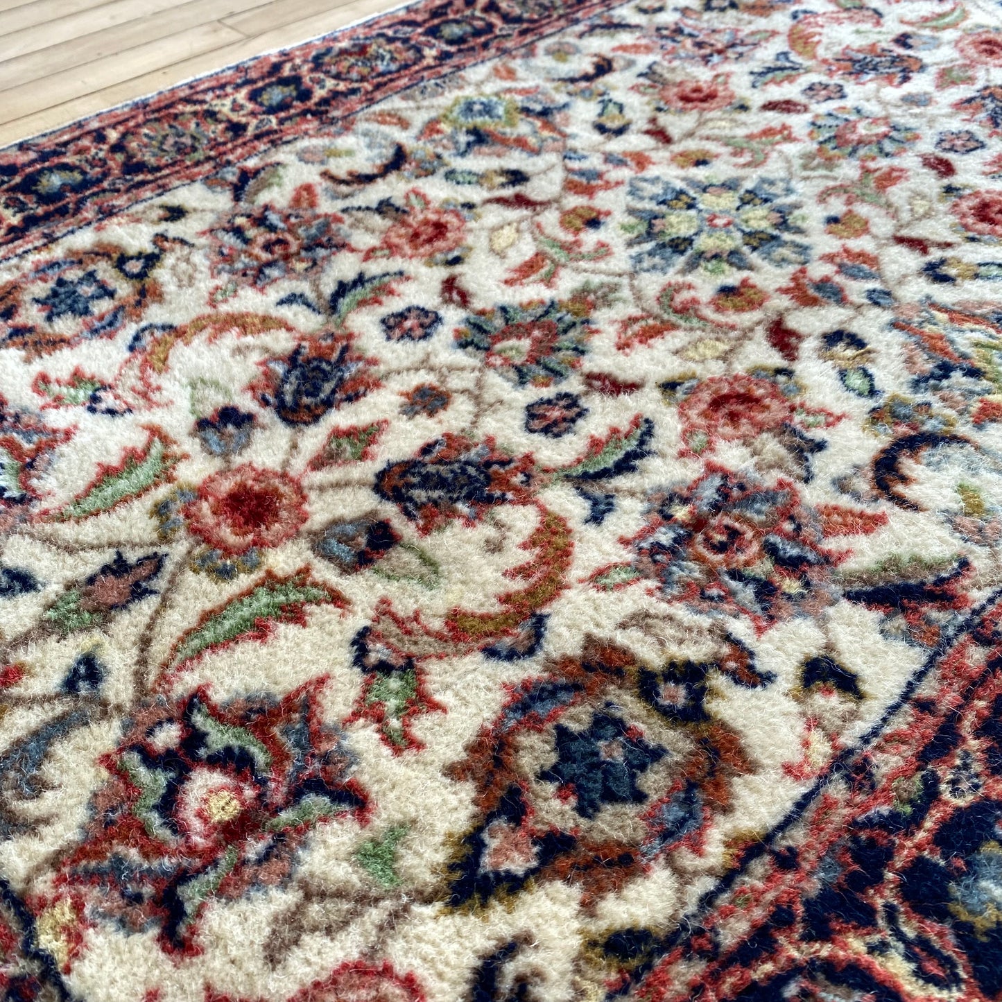 Vintage Floral Accent Rug (3.2 x 2)