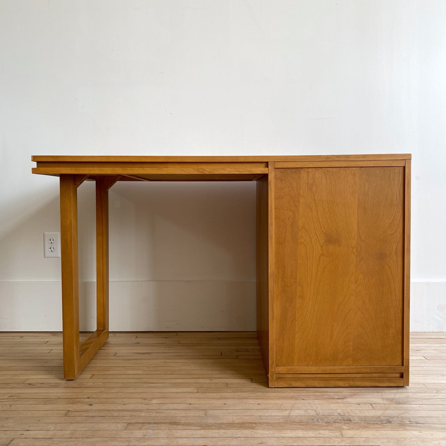 Vintage Mid Century "Modernmates" Desk, Leslie Diamond for Conant Ball