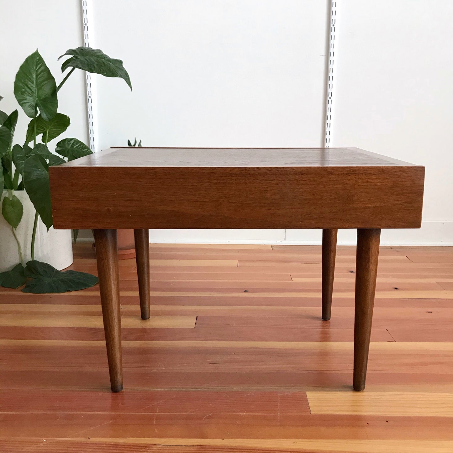 Vintage MCM End Table by American of Martinsville