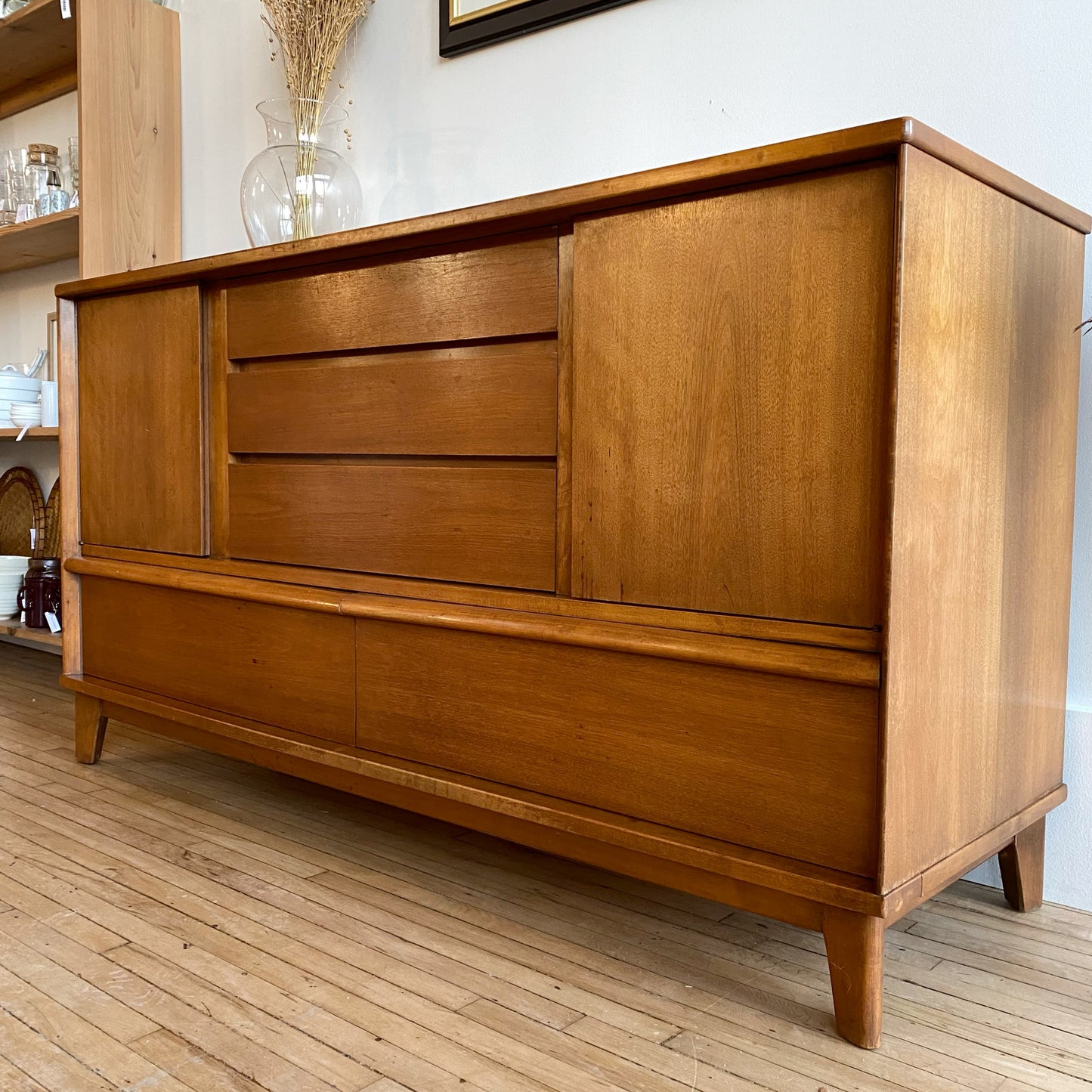 Vintage Mid-Century Credenza / Buffet