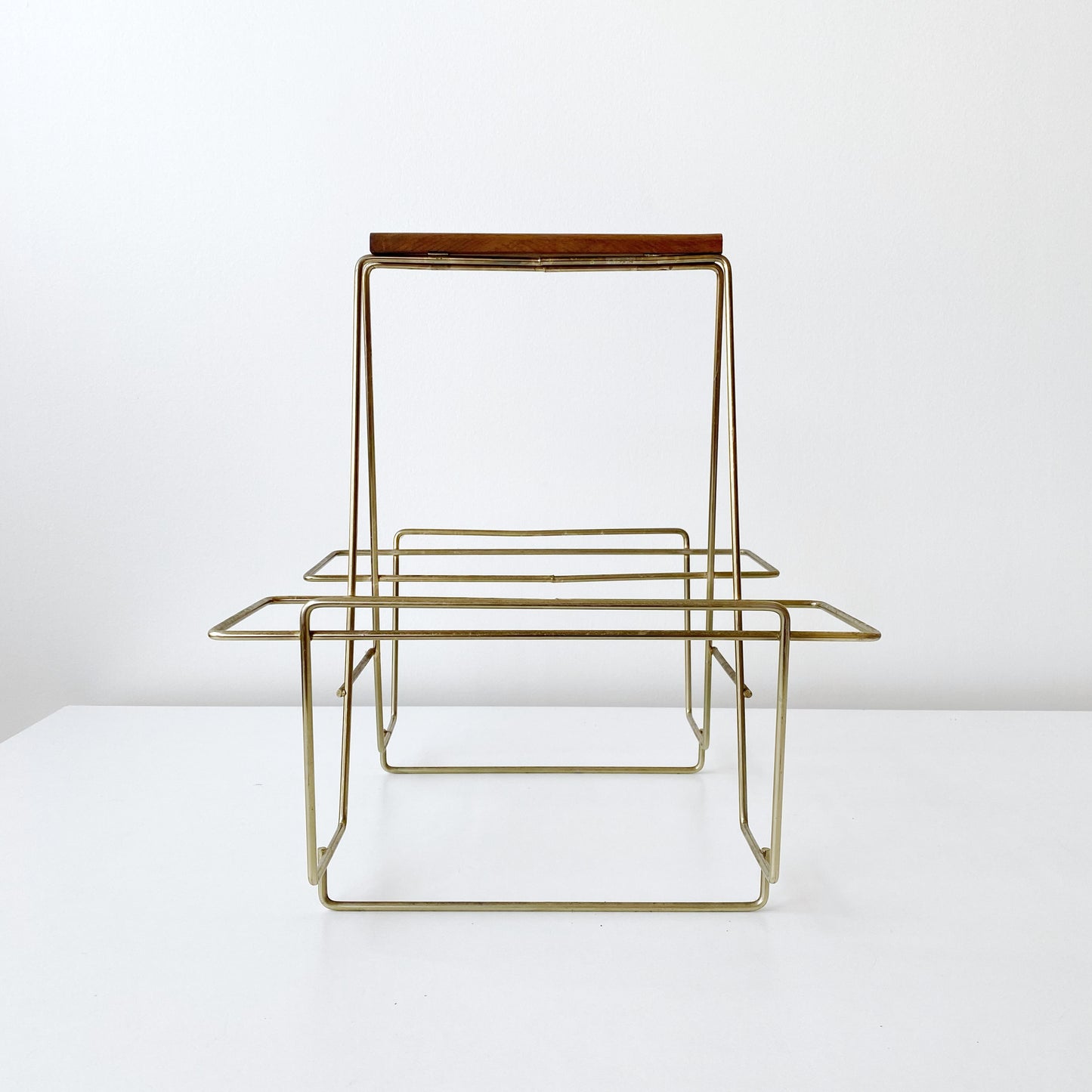 Vintage Wire Caddy with Wooden Handle