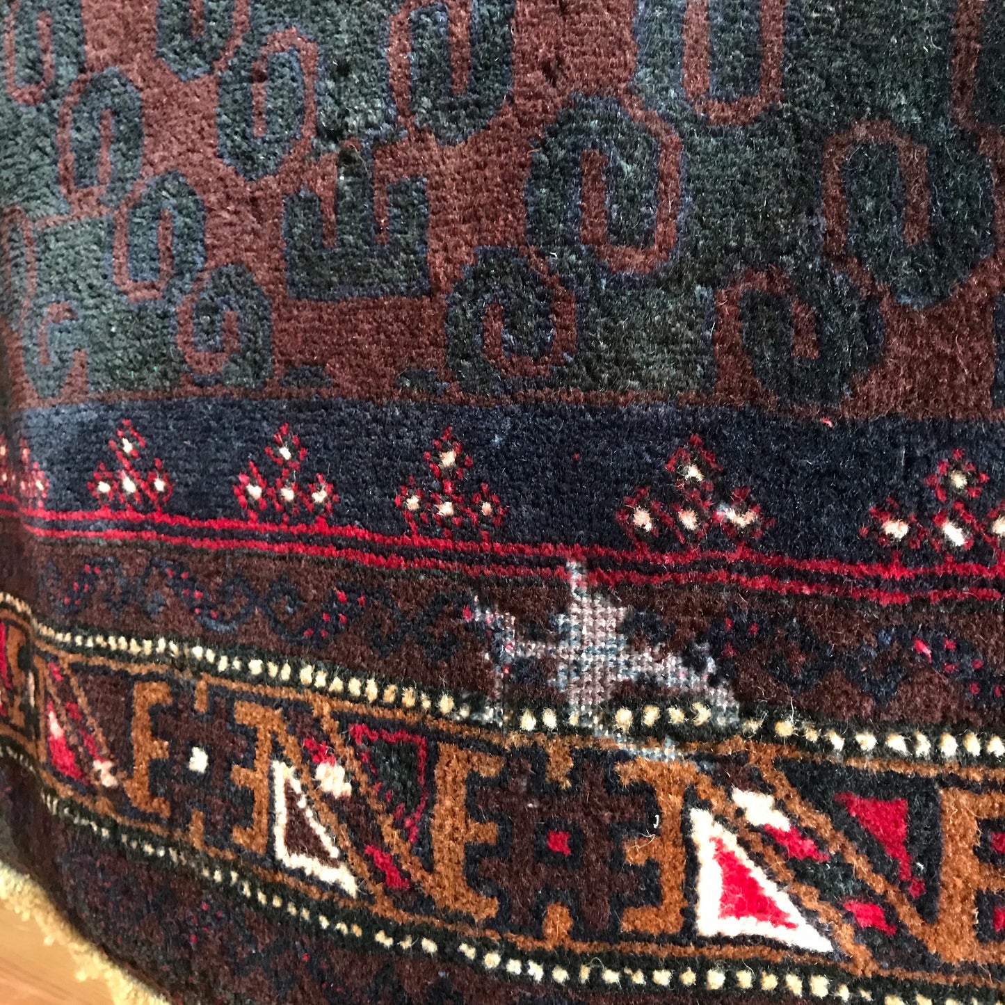 “SHILOH” Antique Hand-knotted Rug (3.9 x 6.4)