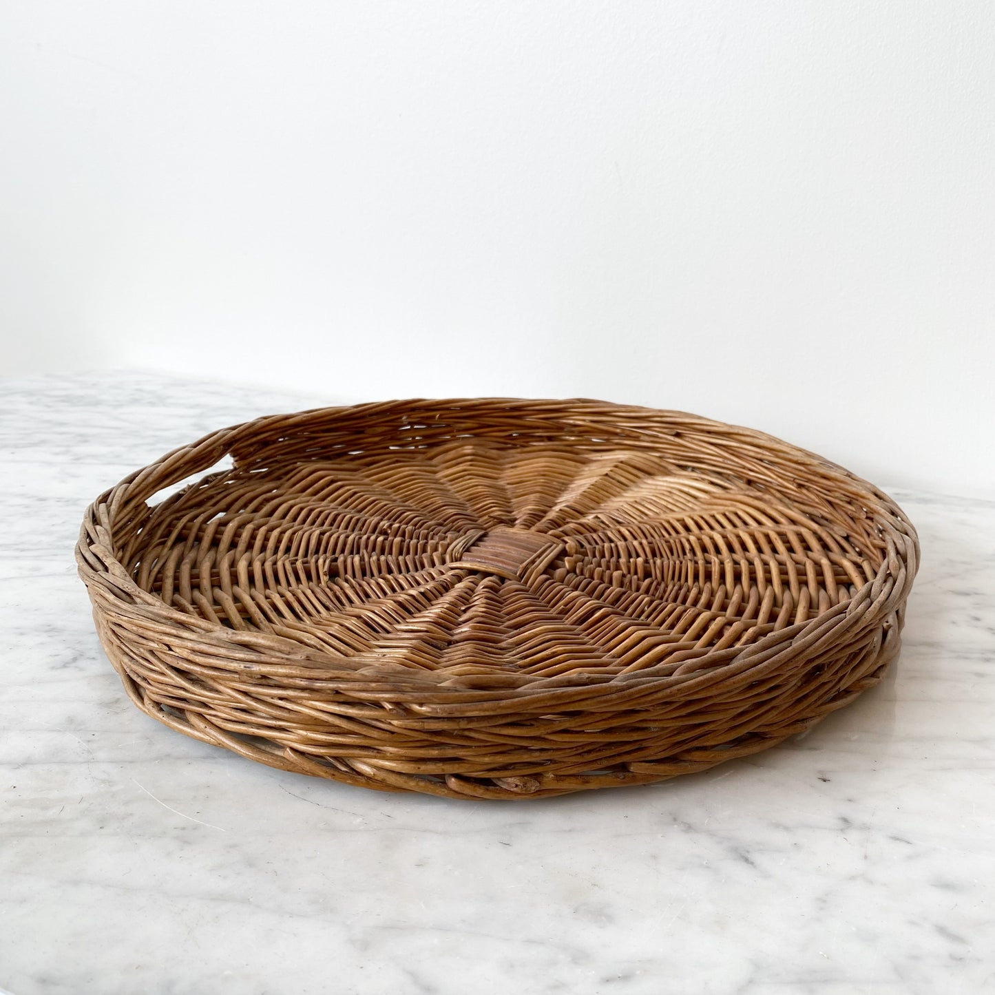 Vintage Round Wicker Tray, 13.5”