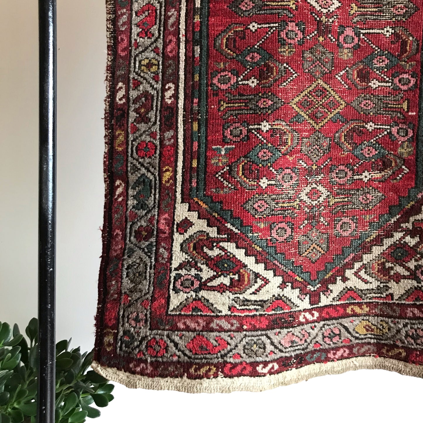 “HANNA” Vintage Hand-knotted Rug (2.4 x 4.10)