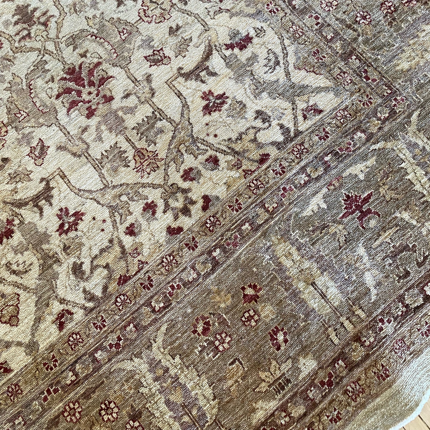 CICELY Hand-knotted Wool Area Rug (9'2" x 12'9")