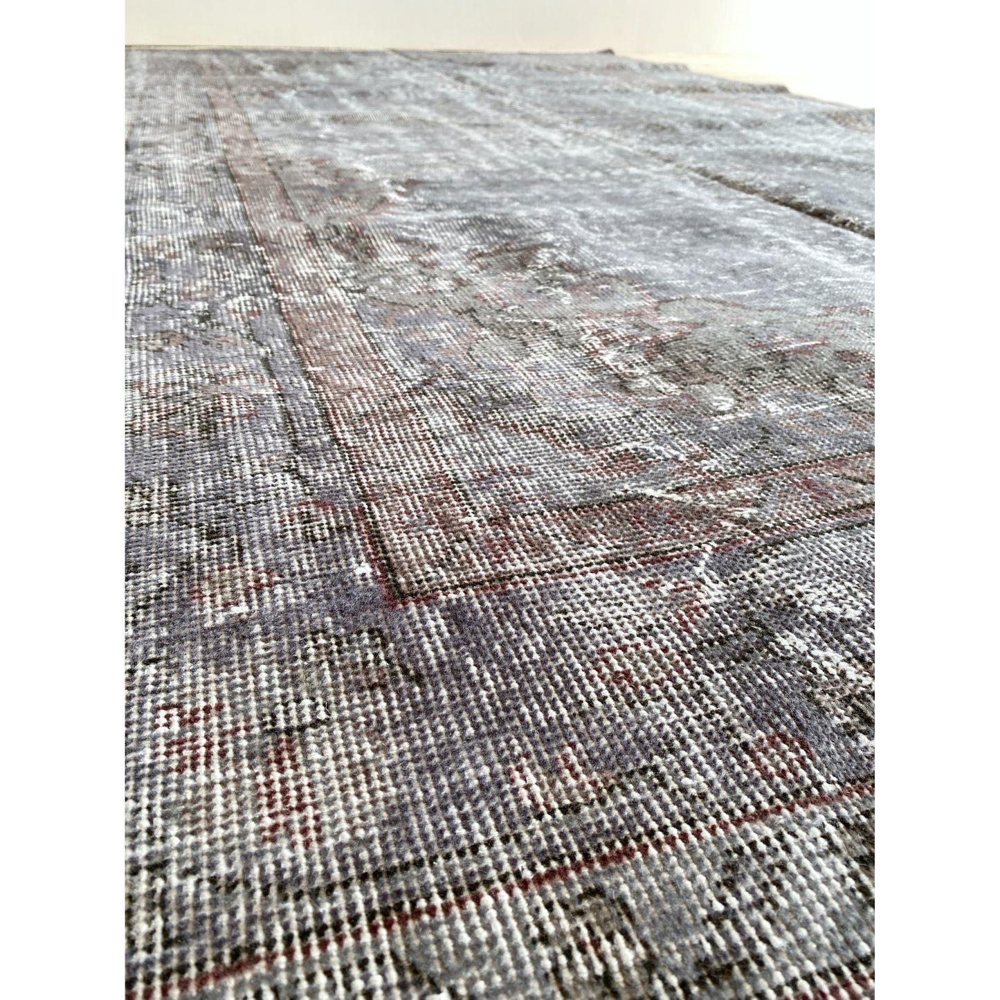 ASHTON : Hand-knotted Area Rug (5.6 x 9.5)