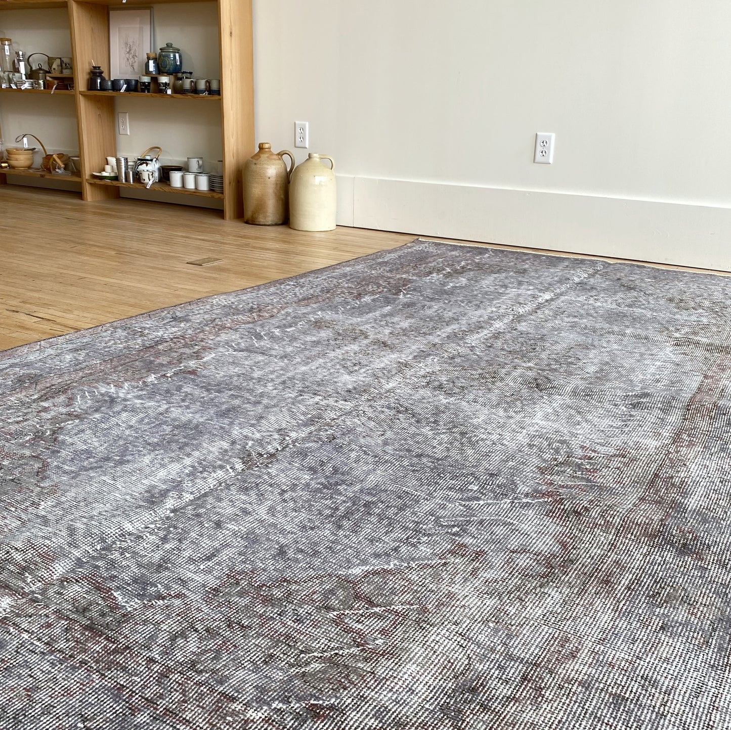 ASHTON : Hand-knotted Area Rug (5.6 x 9.5)