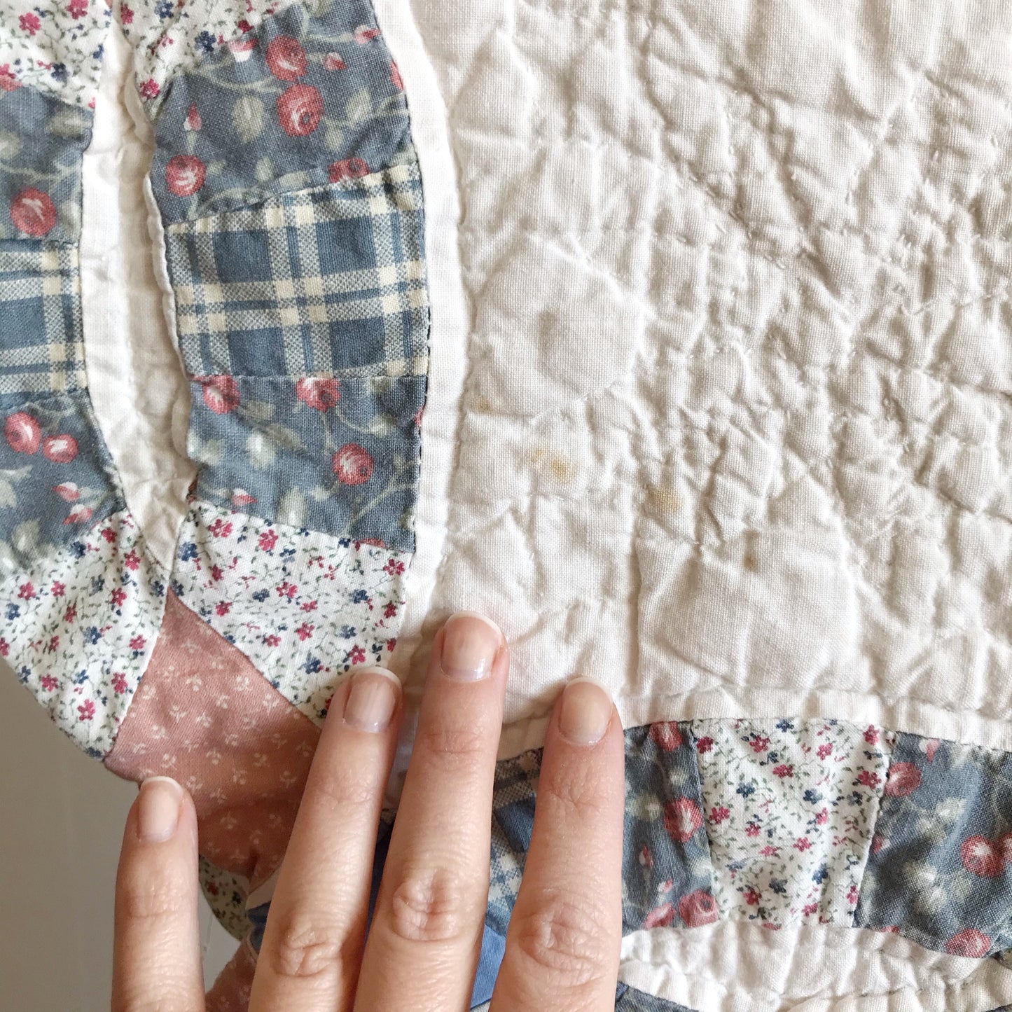Vintage Handmade "Wedding Ring" Quilt