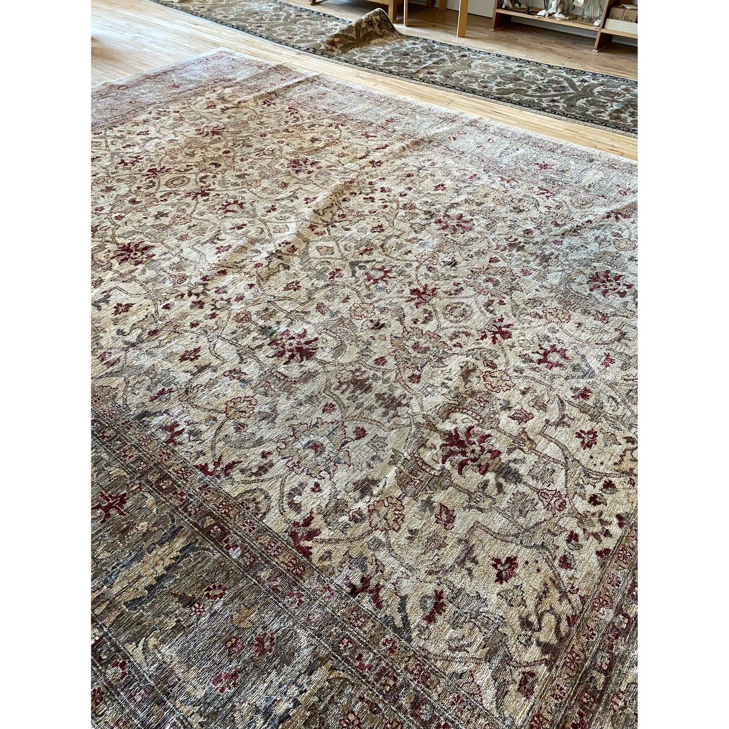 CICELY Hand-knotted Wool Area Rug (9'2" x 12'9")
