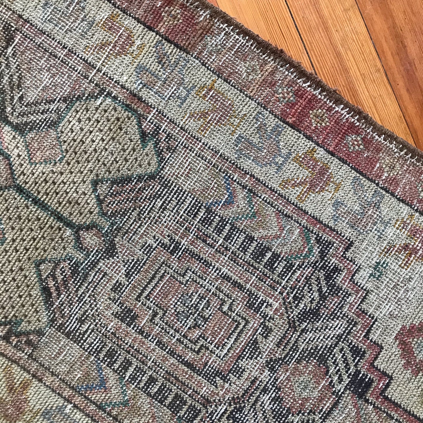 June | RUNNER | 2.2 x 6.6